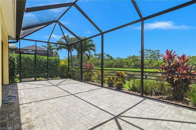 7162 Dominica DR, Naples, FL 34113
