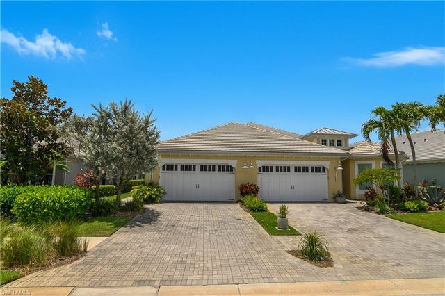 7162 Dominica DR, Naples, FL 34113
