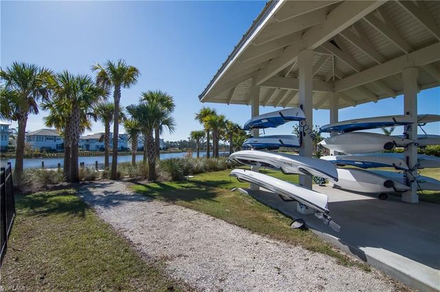 7162 Dominica DR, Naples, FL 34113