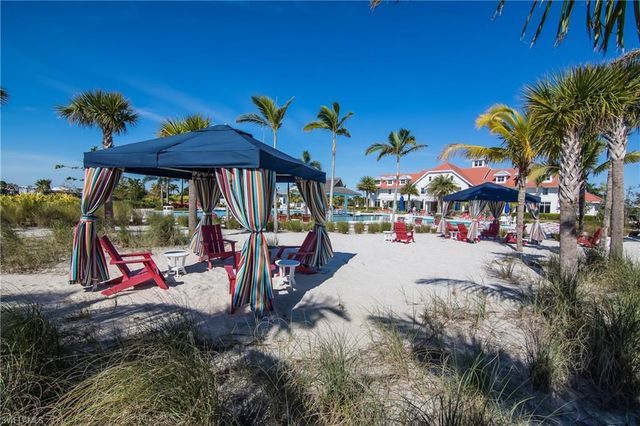 7162 Dominica DR, Naples, FL 34113