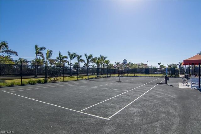 7162 Dominica DR, Naples, FL 34113