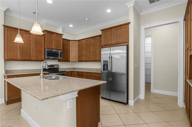 7162 Dominica DR, Naples, FL 34113
