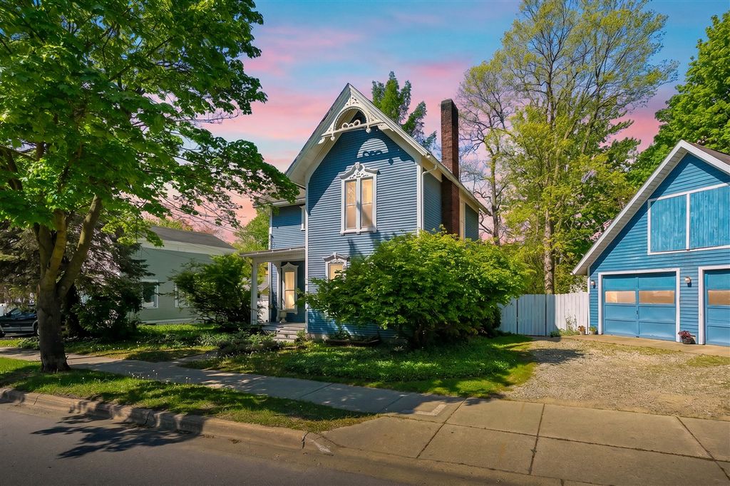215 N Cedar Street, Allegan, MI 49010