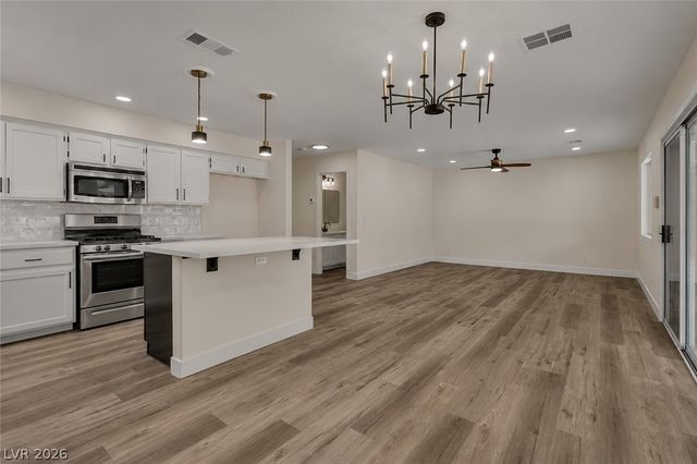 1949 Sondrio Drive, Las Vegas, NV 89134