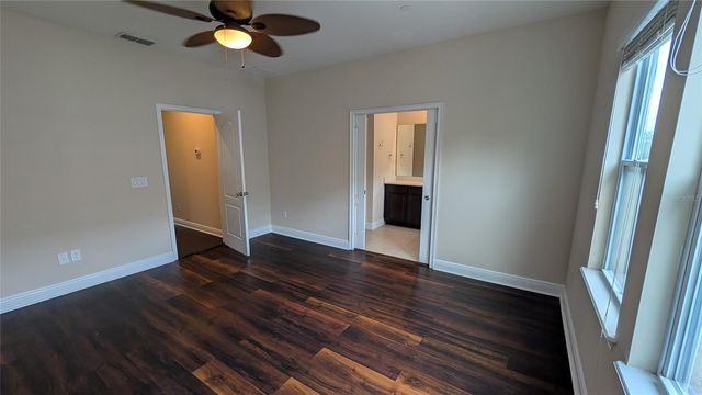 584 SCOTIA PLACE, Orlando, FL 32806