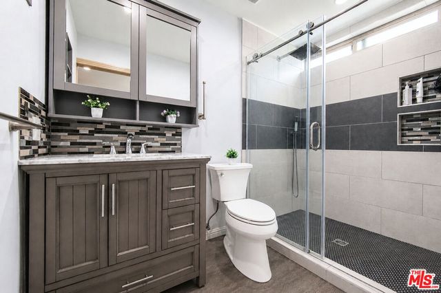 7550 Zombar Avenue 8, Van Nuys, CA 91406