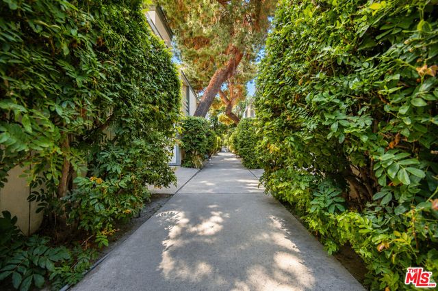 7550 Zombar Avenue 8, Van Nuys, CA 91406
