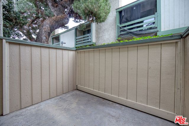 7550 Zombar Avenue 8, Van Nuys, CA 91406