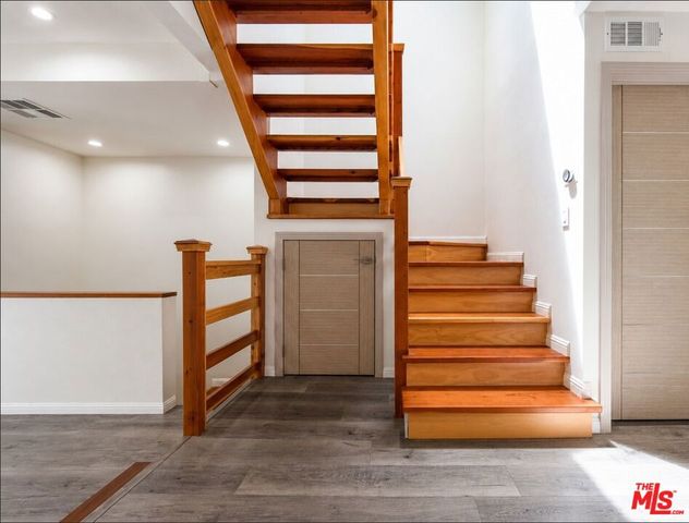7550 Zombar Avenue 8, Van Nuys, CA 91406