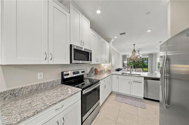 9402 Pocida CT 104, Naples, FL 34119