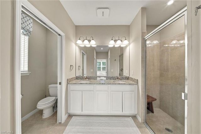9402 Pocida CT 104, Naples, FL 34119