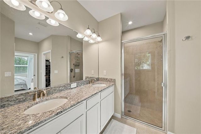 9402 Pocida CT 104, Naples, FL 34119