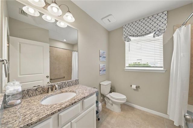 9402 Pocida CT 104, Naples, FL 34119