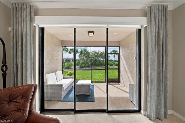 9402 Pocida CT 104, Naples, FL 34119