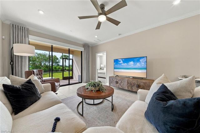 9402 Pocida CT 104, Naples, FL 34119