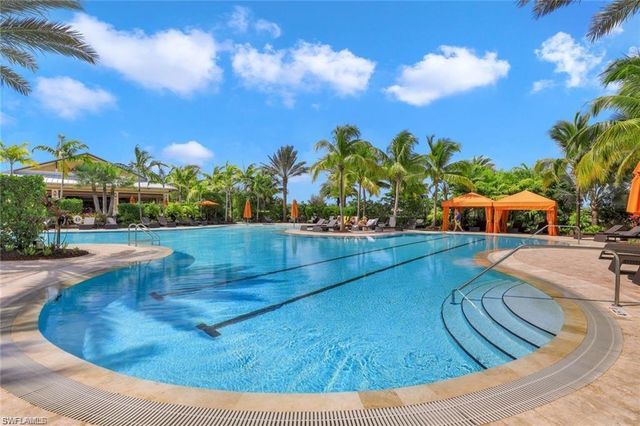 9402 Pocida CT 104, Naples, FL 34119