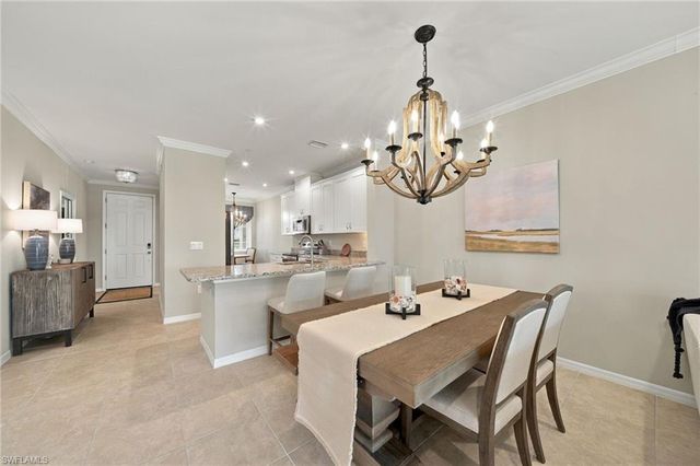 9402 Pocida CT 104, Naples, FL 34119