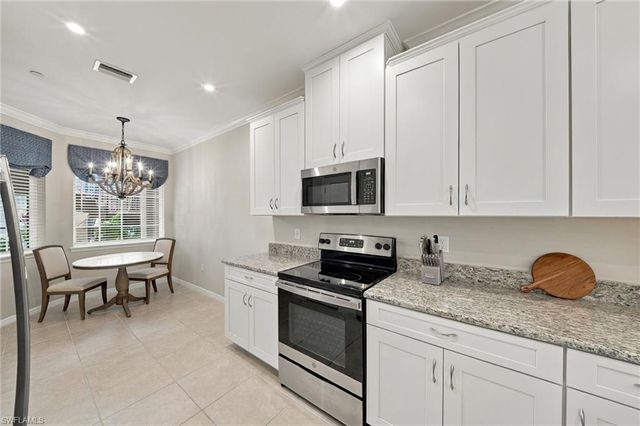 9402 Pocida CT 104, Naples, FL 34119