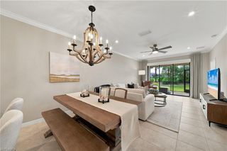 9402 Pocida CT 104, Naples, FL 34119