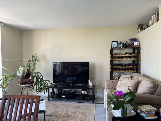 17600 N Bay Road N902, Sunny Isles Beach, FL 33160