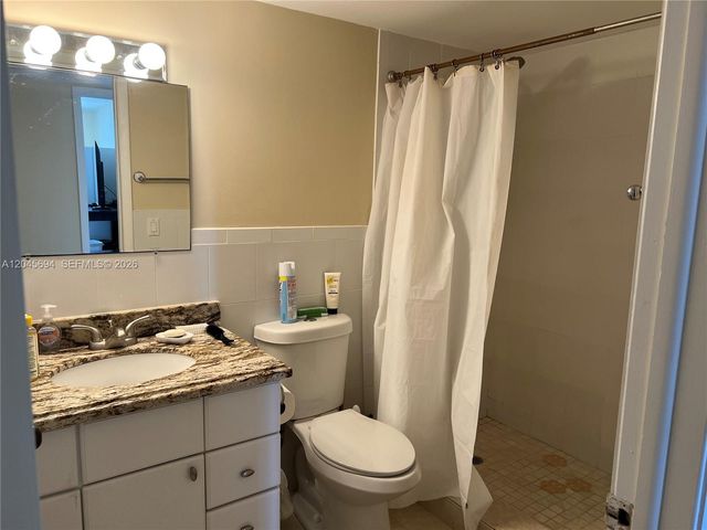 17600 N Bay Road N902, Sunny Isles Beach, FL 33160