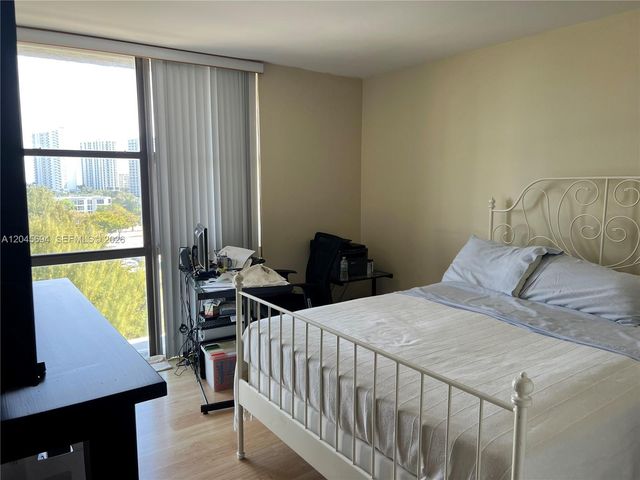 17600 N Bay Road N902, Sunny Isles Beach, FL 33160