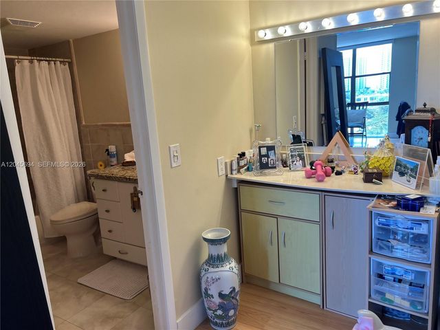 17600 N Bay Road N902, Sunny Isles Beach, FL 33160