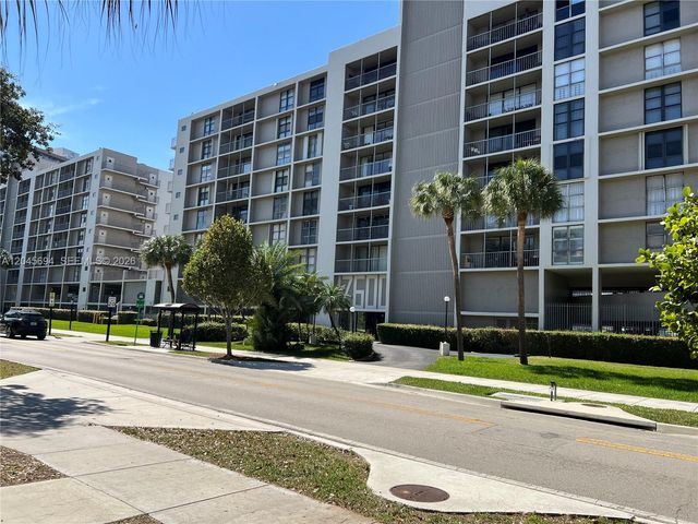 17600 N Bay Road N902, Sunny Isles Beach, FL 33160