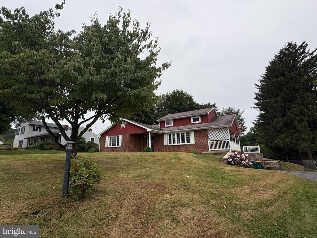 3 MAURICE, Mount Holly Springs, PA 17065