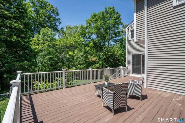 328 Tunxis Road, West Hartford, CT 06107