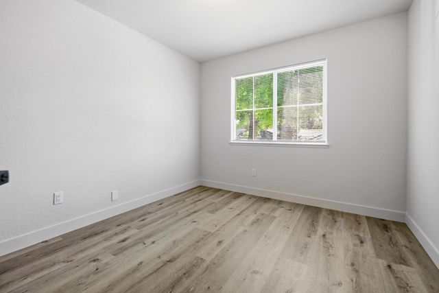 3647 Whispering Creek Cir, Stockton, CA 95219