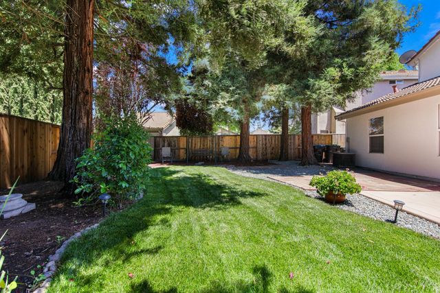 3647 Whispering Creek Cir, Stockton, CA 95219