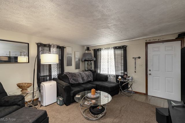 601 Melrose Place NE, Canton, OH 44714