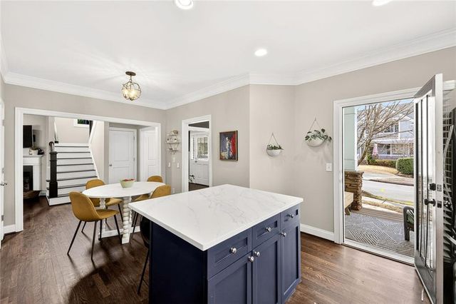 1533 Gilstrap NW Lane, Atlanta, GA 30318