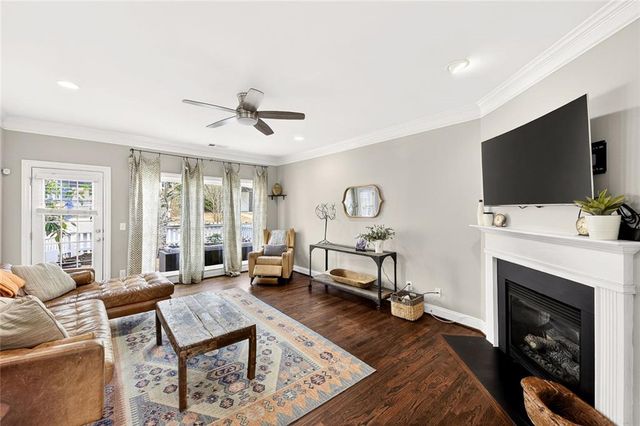 1533 Gilstrap NW Lane, Atlanta, GA 30318