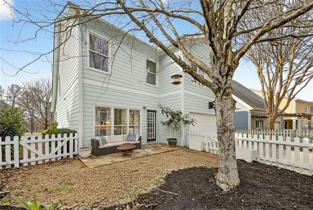 1533 Gilstrap NW Lane, Atlanta, GA 30318