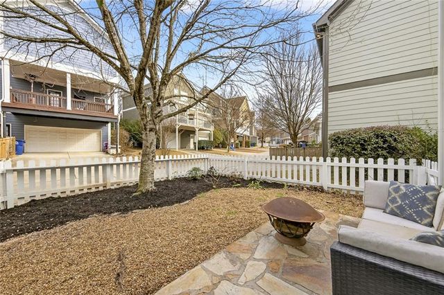 1533 Gilstrap NW Lane, Atlanta, GA 30318