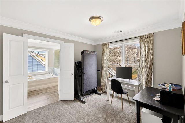 1533 Gilstrap NW Lane, Atlanta, GA 30318