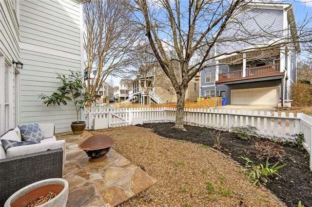 1533 Gilstrap NW Lane, Atlanta, GA 30318