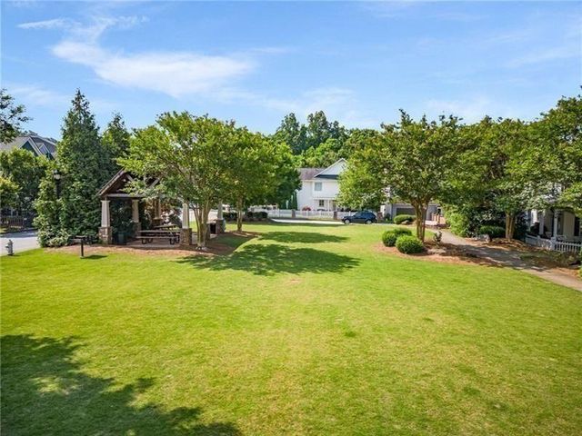 1533 Gilstrap NW Lane, Atlanta, GA 30318