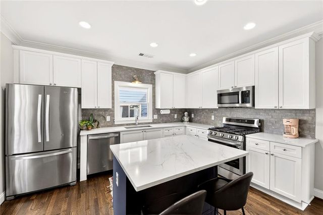 1533 Gilstrap NW Lane, Atlanta, GA 30318