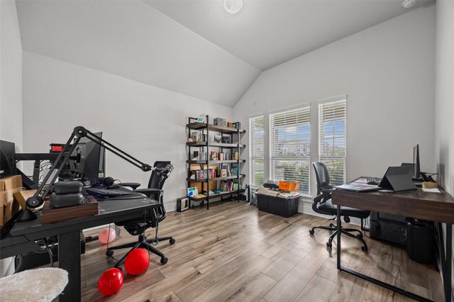 627 Biscayne Bay BND, Kyle, TX 78640