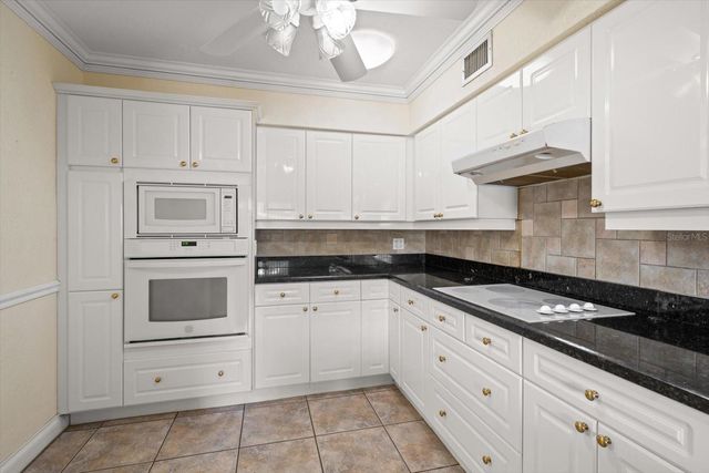 230 GARDEN CIRCLE, Belleair, FL 33756