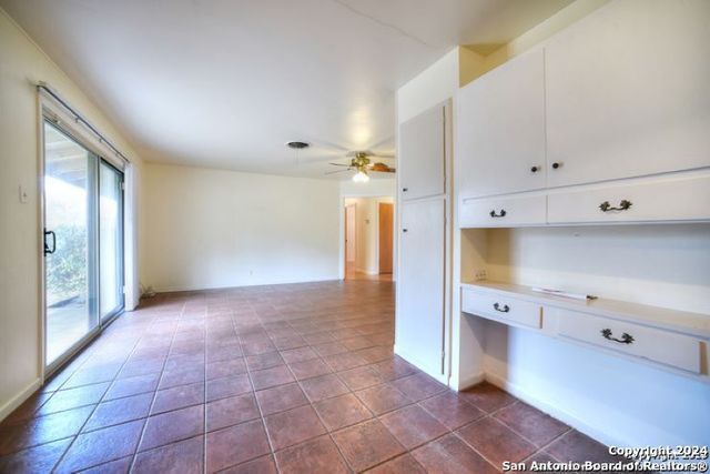 3223 OAKLEAF DR, San Antonio, TX 78209