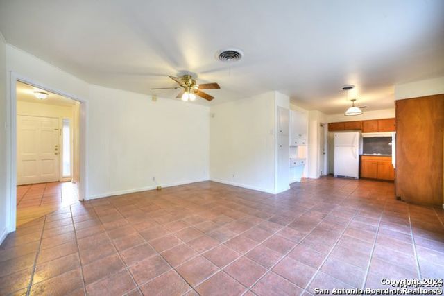 3223 OAKLEAF DR, San Antonio, TX 78209