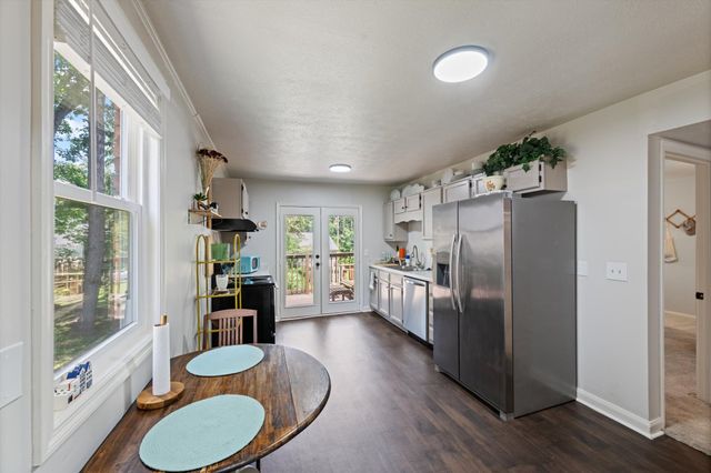 102 Five Oaks Dr, Nashville, TN 37217