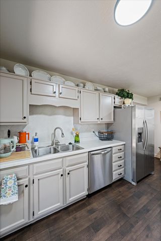 102 Five Oaks Dr, Nashville, TN 37217