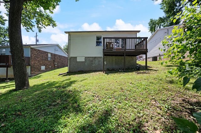 102 Five Oaks Dr, Nashville, TN 37217