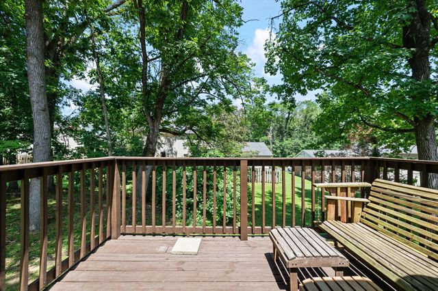 102 Five Oaks Dr, Nashville, TN 37217