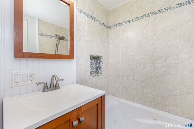 40 Overlook Road, South Windsor, CT 06074